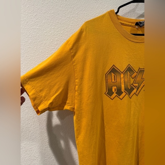 AC/DC Anthill Trading Authentic Rockware Yellow Band Short Sleeve Shirt Medium - Picture 2 of 13
